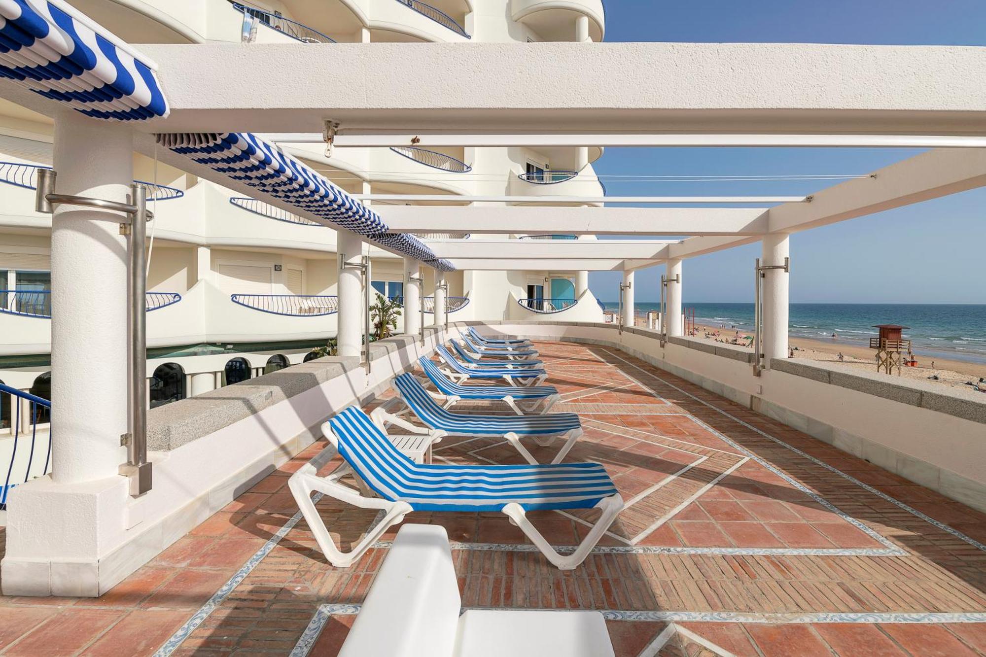 Hotel Playa Victoria Кадис Экстерьер фото