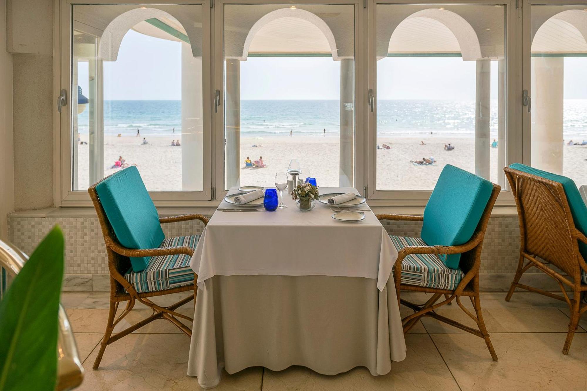 Hotel Playa Victoria Кадис Экстерьер фото