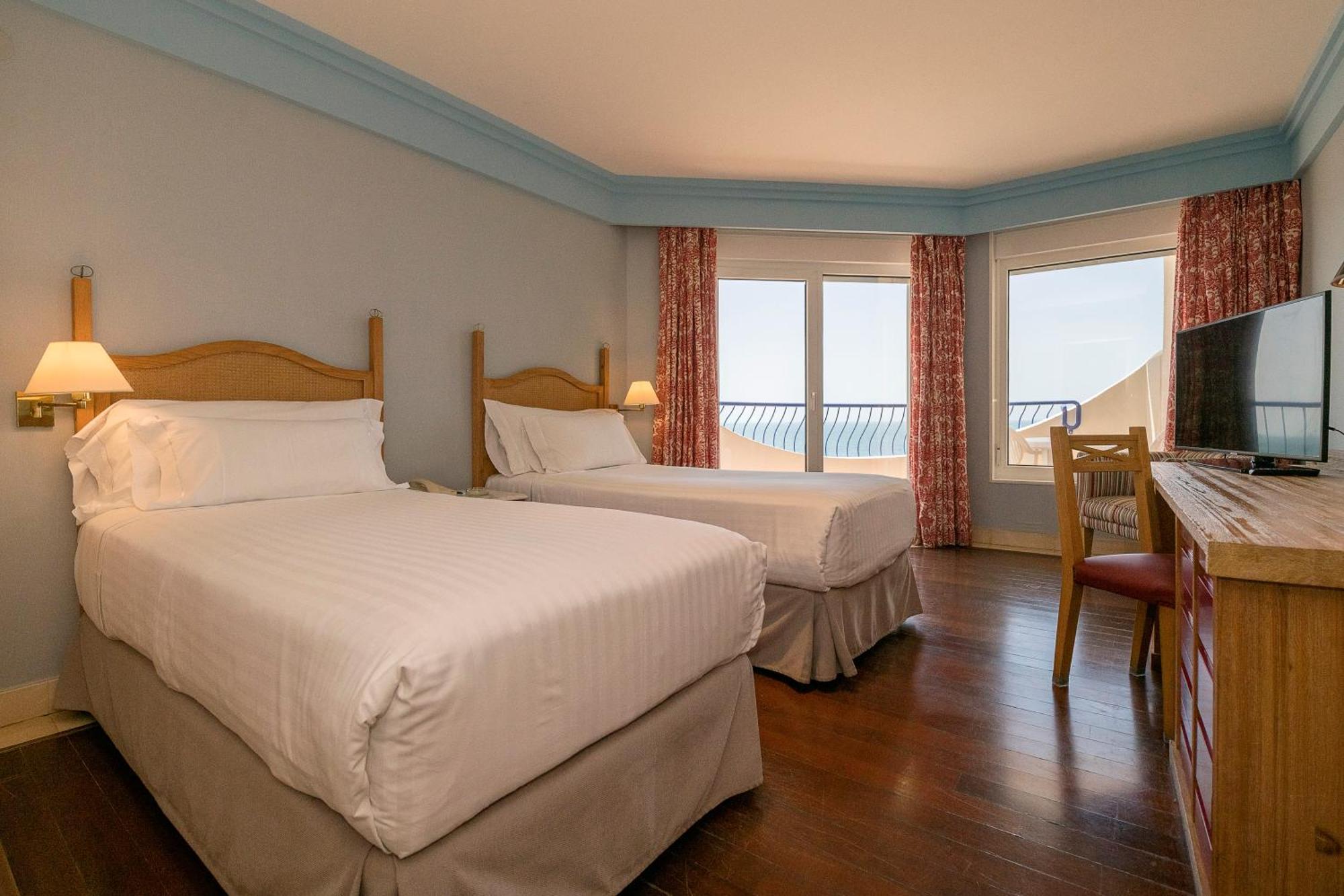 Hotel Playa Victoria Кадис Экстерьер фото